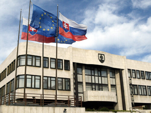 Slovenská vláda prijala rozpočet, schvaľovať ho bude parlament