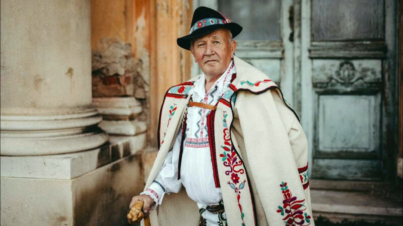Folkloristi na Slovensku smútia