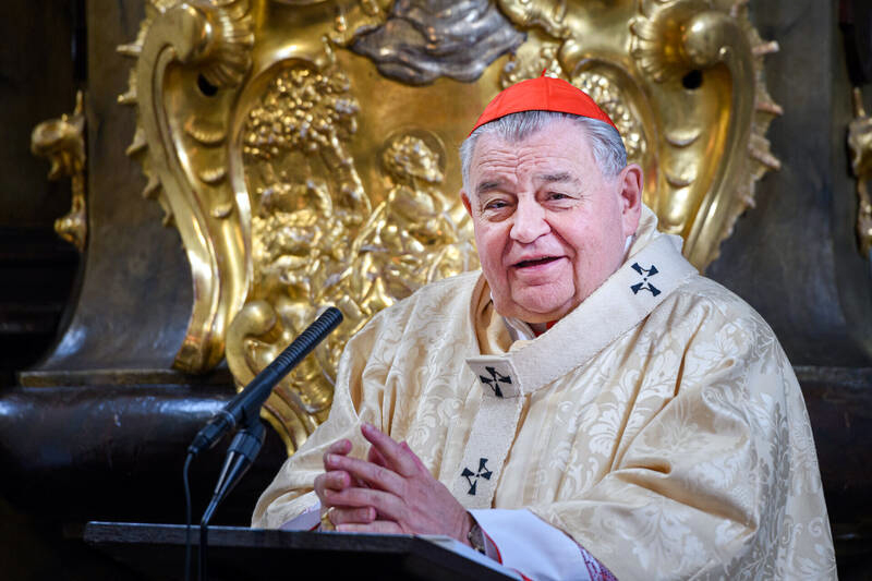 Zomrel kardinál Dominik Duka