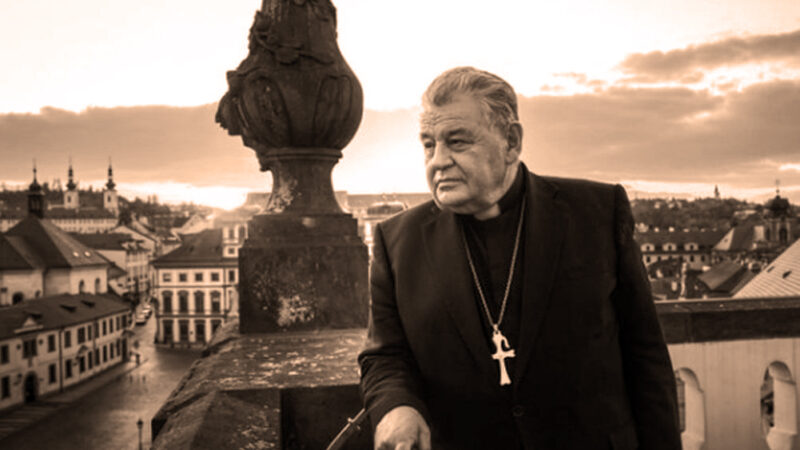 Posledná rozlúčka s kardinálom Dominikom Dukom