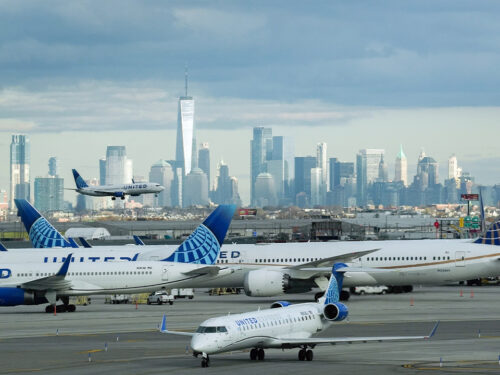 Americké spoločnosti rušia stovky letov