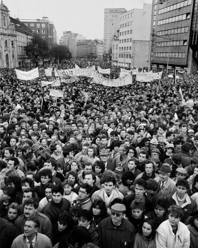 Novembru 1989 predchádzala sviečková manifestácia 
