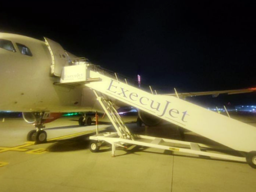 V Belgicku do lietadla premiéra SR narazili letiskové schody