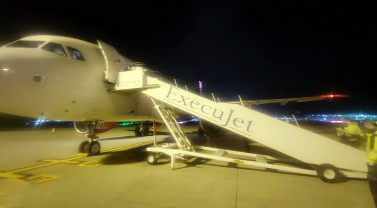 V Belgicku do lietadla premiéra SR narazili letiskové schody