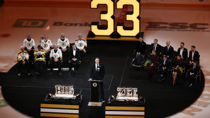 Boston Bruins vyradil Chárov dres 33