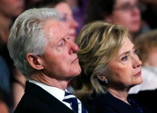 Clintonovci odmietli vypovedať v kauze Epstein