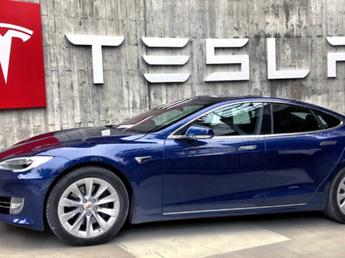 Pokles predaja áut Tesla