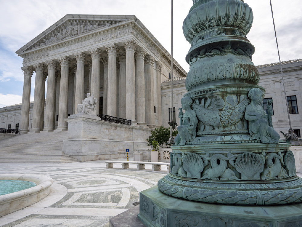 Donald Trump zaviedol 10% globálne clo