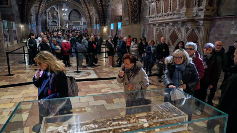 Vystavili pozostatky sv. Františka z Assisi