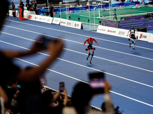 Čínsky robot prekonal rekord človeka v behu na 100 metrov