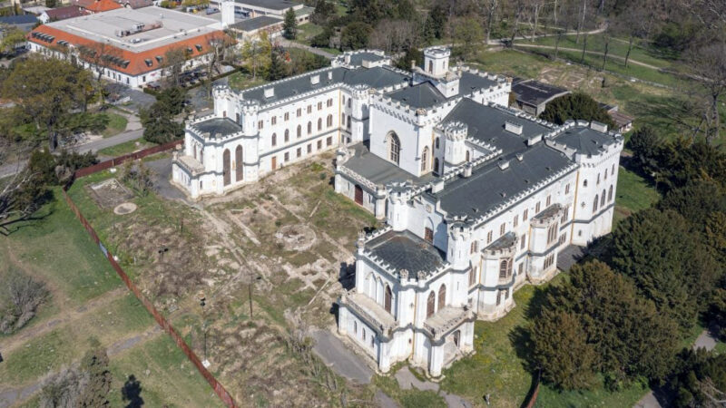 Kaštieľ v Rusovciach je v rekonštrukcii